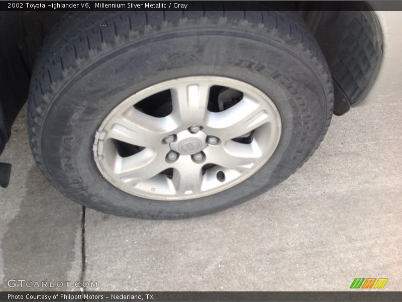Millennium Silver Metallic / Gray 2002 Toyota Highlander V6