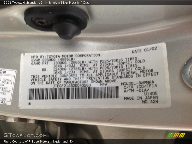 Millennium Silver Metallic / Gray 2002 Toyota Highlander V6