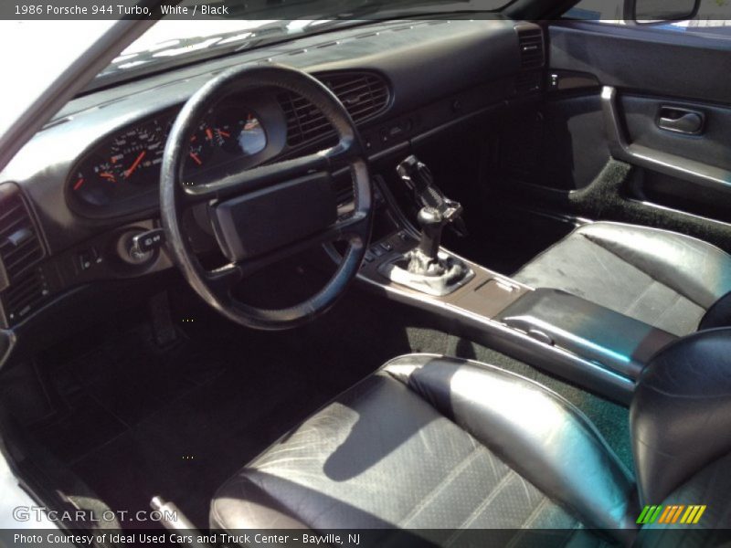 Black Interior - 1986 944 Turbo 