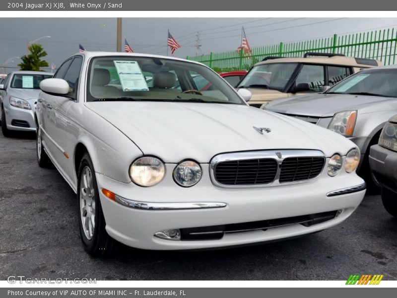 White Onyx / Sand 2004 Jaguar XJ XJ8