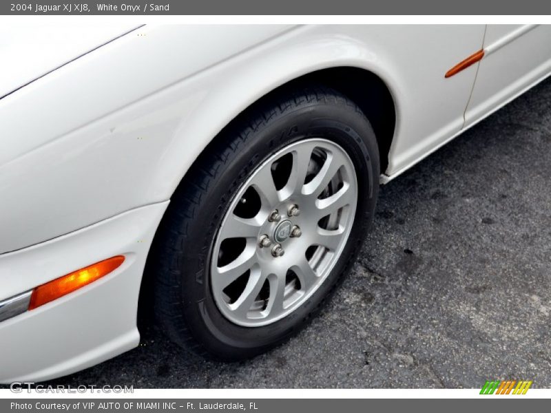 White Onyx / Sand 2004 Jaguar XJ XJ8