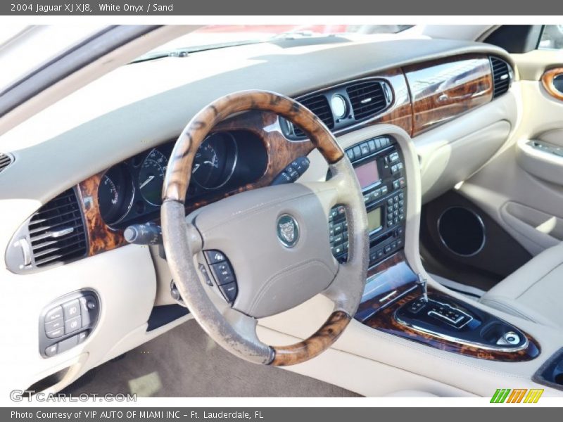 White Onyx / Sand 2004 Jaguar XJ XJ8