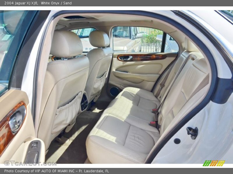 White Onyx / Sand 2004 Jaguar XJ XJ8