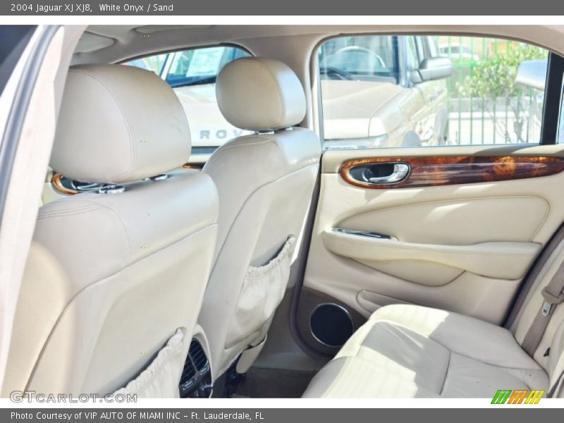 White Onyx / Sand 2004 Jaguar XJ XJ8