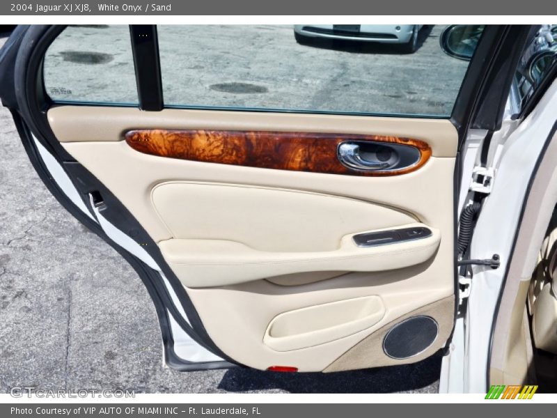 White Onyx / Sand 2004 Jaguar XJ XJ8