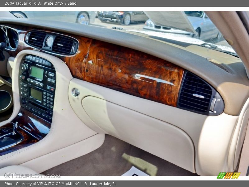 White Onyx / Sand 2004 Jaguar XJ XJ8