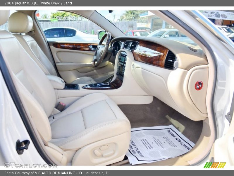 White Onyx / Sand 2004 Jaguar XJ XJ8