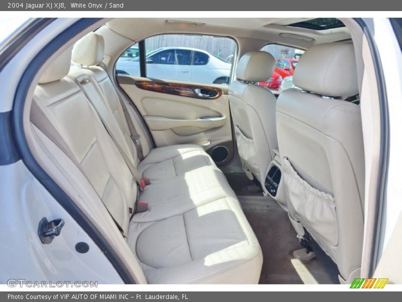 White Onyx / Sand 2004 Jaguar XJ XJ8