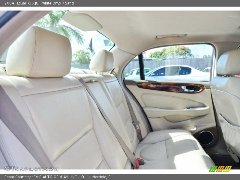 White Onyx / Sand 2004 Jaguar XJ XJ8
