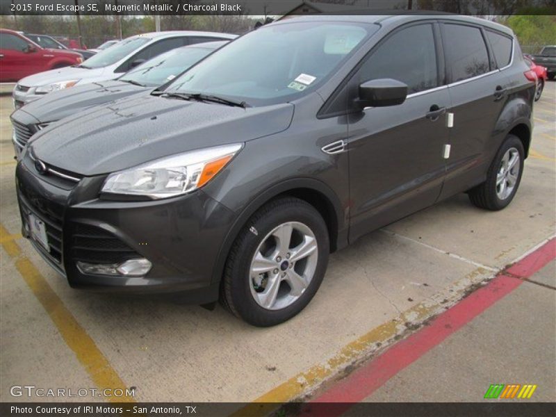 Magnetic Metallic / Charcoal Black 2015 Ford Escape SE