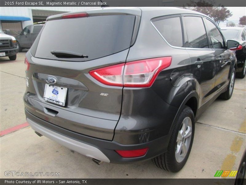 Magnetic Metallic / Charcoal Black 2015 Ford Escape SE