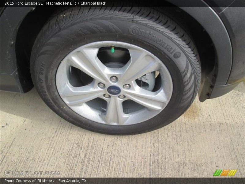 Magnetic Metallic / Charcoal Black 2015 Ford Escape SE