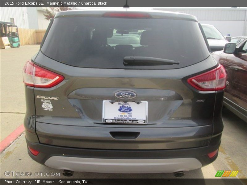 Magnetic Metallic / Charcoal Black 2015 Ford Escape SE