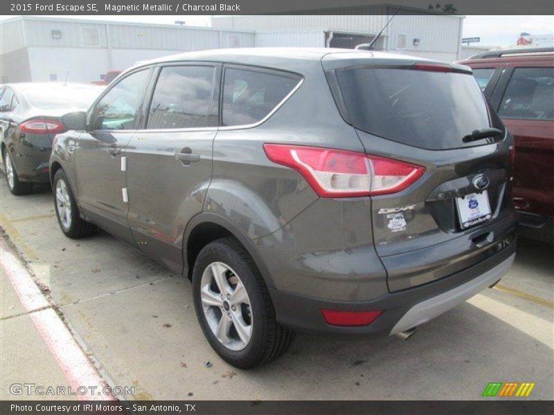 Magnetic Metallic / Charcoal Black 2015 Ford Escape SE