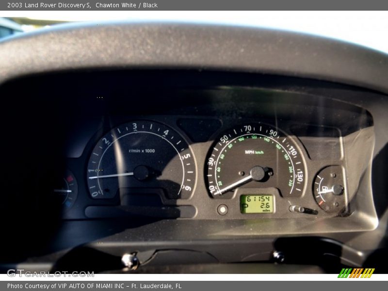 Chawton White / Black 2003 Land Rover Discovery S