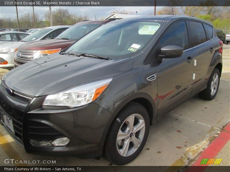 Magnetic Metallic / Charcoal Black 2015 Ford Escape SE