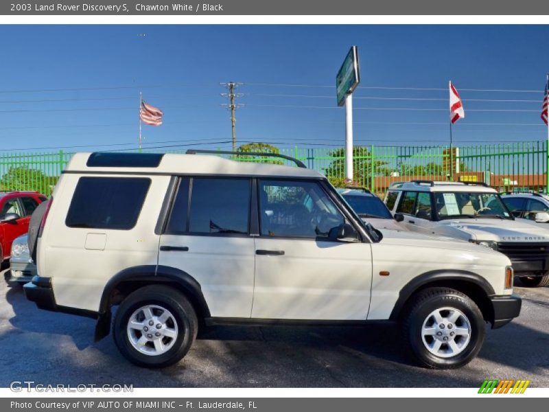 Chawton White / Black 2003 Land Rover Discovery S