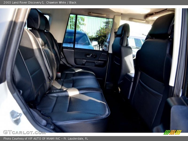Chawton White / Black 2003 Land Rover Discovery S
