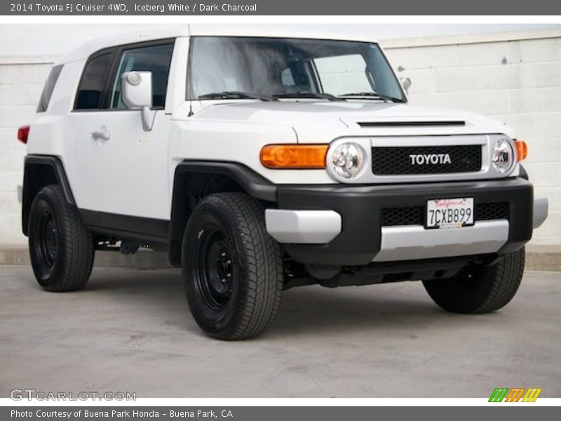 Iceberg White / Dark Charcoal 2014 Toyota FJ Cruiser 4WD
