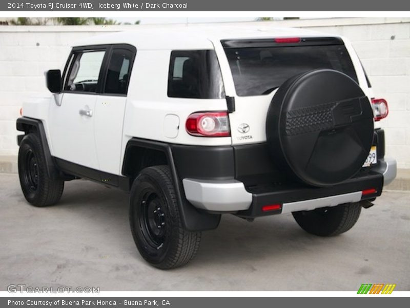 Iceberg White / Dark Charcoal 2014 Toyota FJ Cruiser 4WD