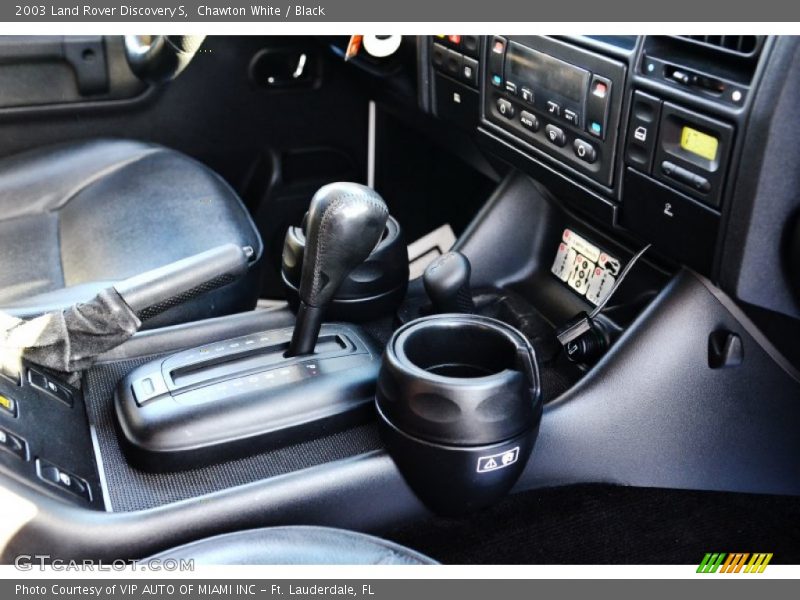 Chawton White / Black 2003 Land Rover Discovery S
