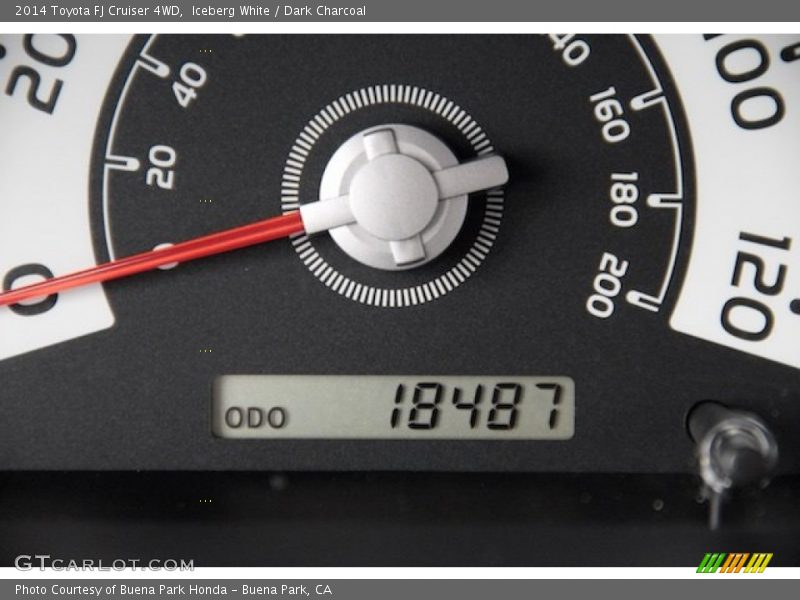 Iceberg White / Dark Charcoal 2014 Toyota FJ Cruiser 4WD