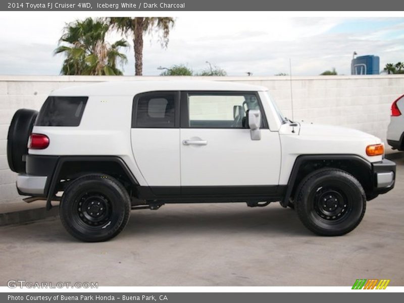 Iceberg White / Dark Charcoal 2014 Toyota FJ Cruiser 4WD