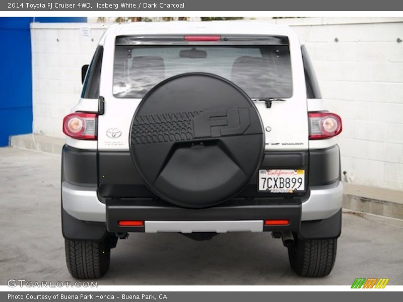 Iceberg White / Dark Charcoal 2014 Toyota FJ Cruiser 4WD