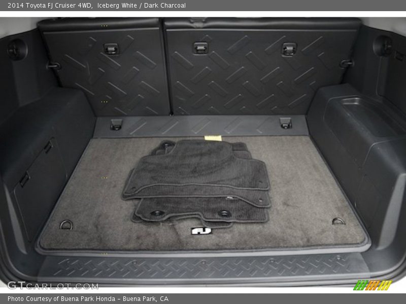 Iceberg White / Dark Charcoal 2014 Toyota FJ Cruiser 4WD