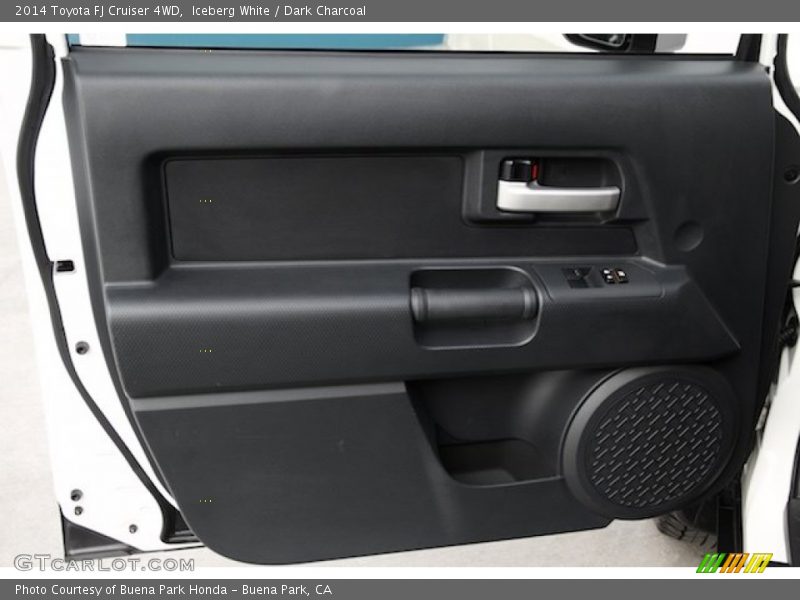 Iceberg White / Dark Charcoal 2014 Toyota FJ Cruiser 4WD