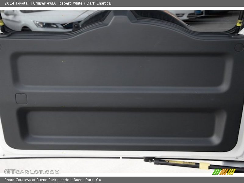 Iceberg White / Dark Charcoal 2014 Toyota FJ Cruiser 4WD