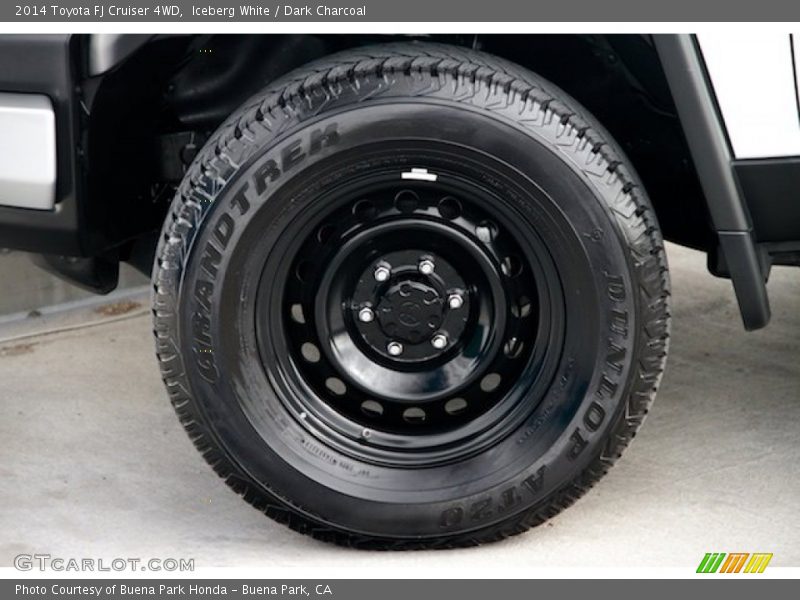 Iceberg White / Dark Charcoal 2014 Toyota FJ Cruiser 4WD