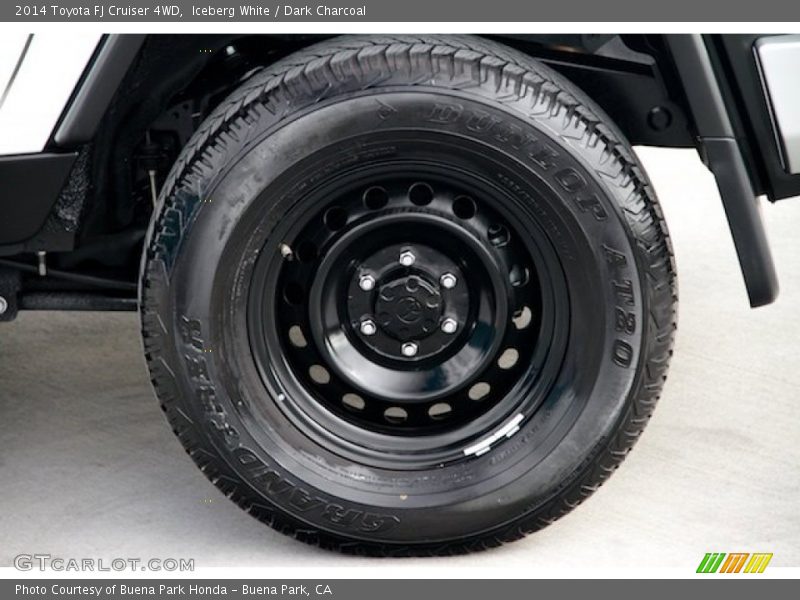 Iceberg White / Dark Charcoal 2014 Toyota FJ Cruiser 4WD