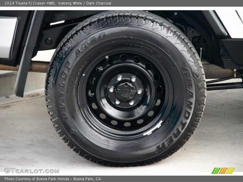 Iceberg White / Dark Charcoal 2014 Toyota FJ Cruiser 4WD