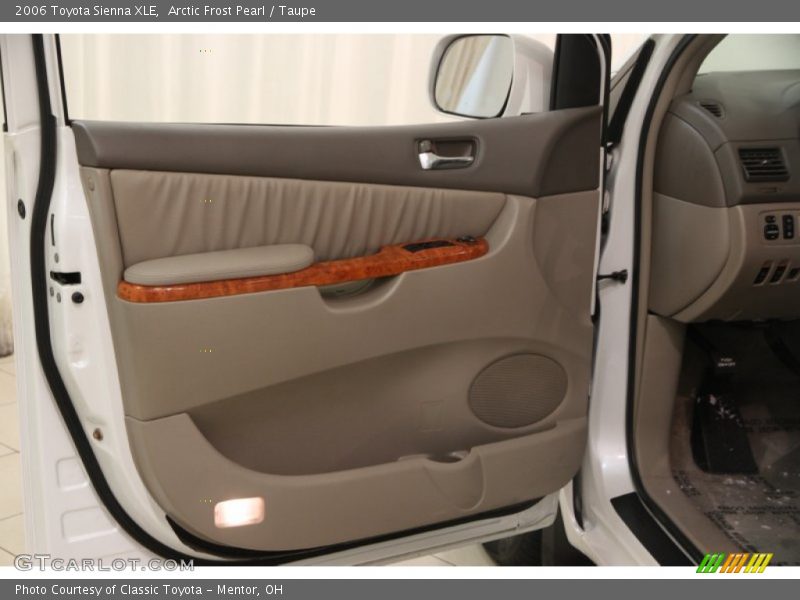Arctic Frost Pearl / Taupe 2006 Toyota Sienna XLE