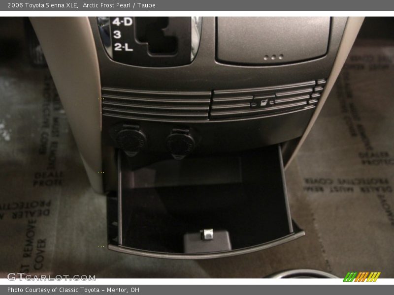 Arctic Frost Pearl / Taupe 2006 Toyota Sienna XLE