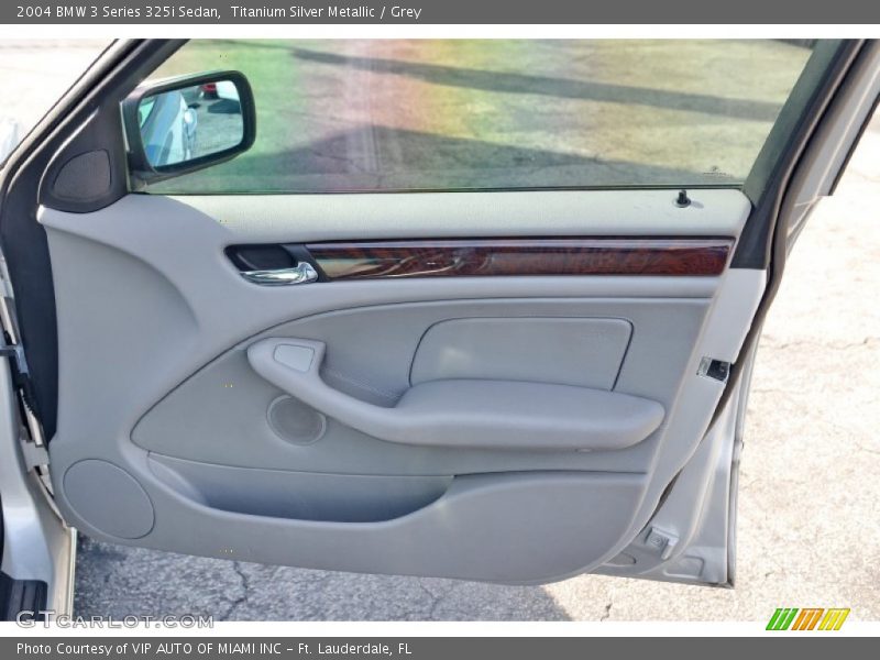 Door Panel of 2004 3 Series 325i Sedan