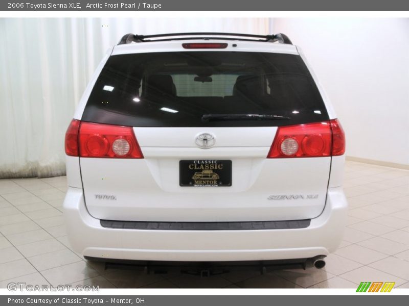 Arctic Frost Pearl / Taupe 2006 Toyota Sienna XLE