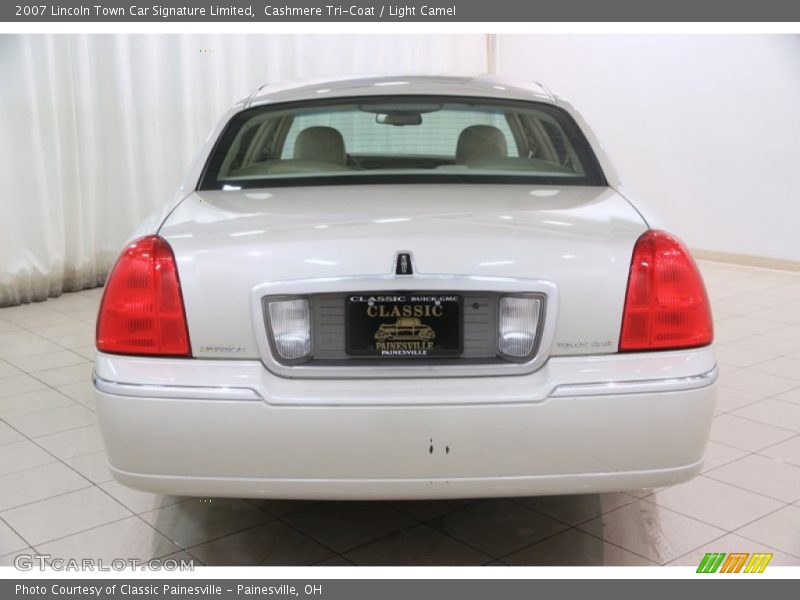 Cashmere Tri-Coat / Light Camel 2007 Lincoln Town Car Signature Limited