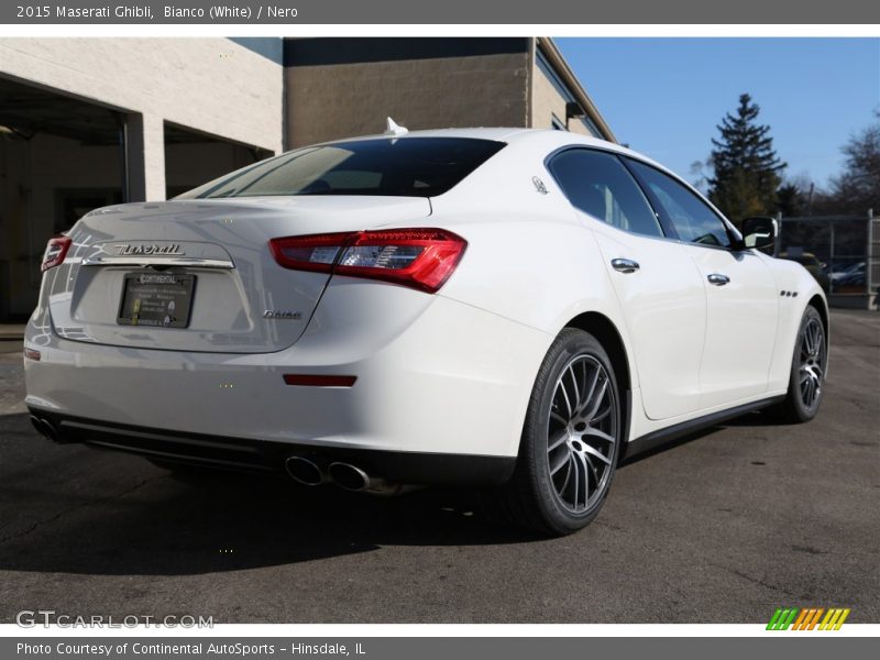 Bianco (White) / Nero 2015 Maserati Ghibli