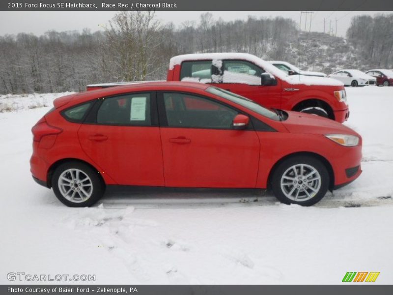 Race Red / Charcoal Black 2015 Ford Focus SE Hatchback