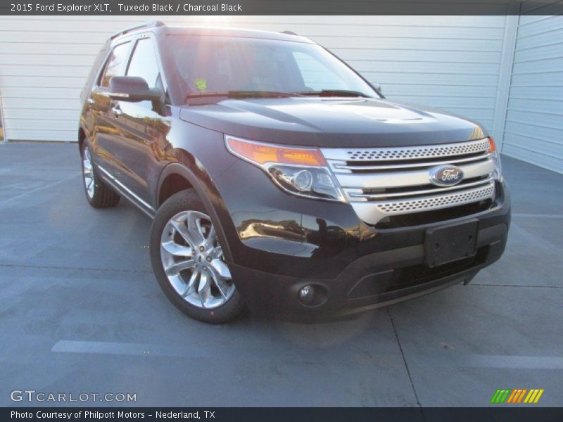 Tuxedo Black / Charcoal Black 2015 Ford Explorer XLT