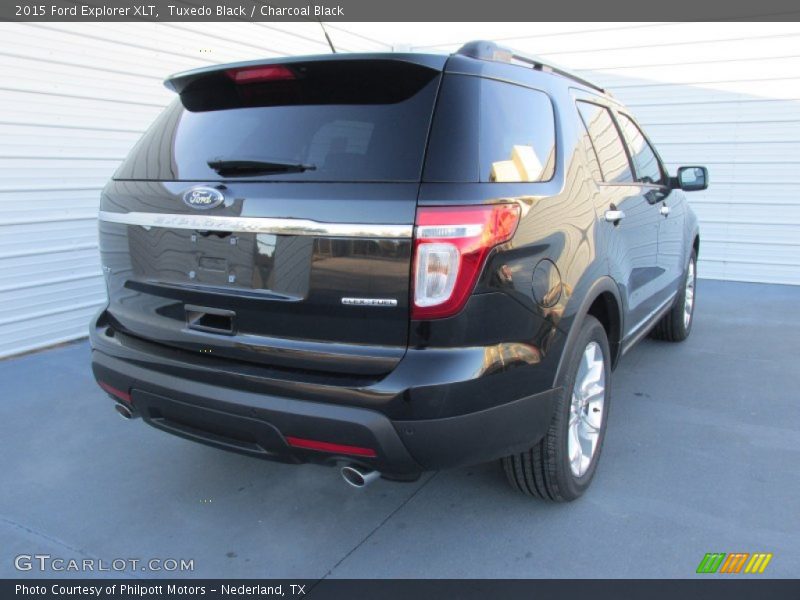 Tuxedo Black / Charcoal Black 2015 Ford Explorer XLT
