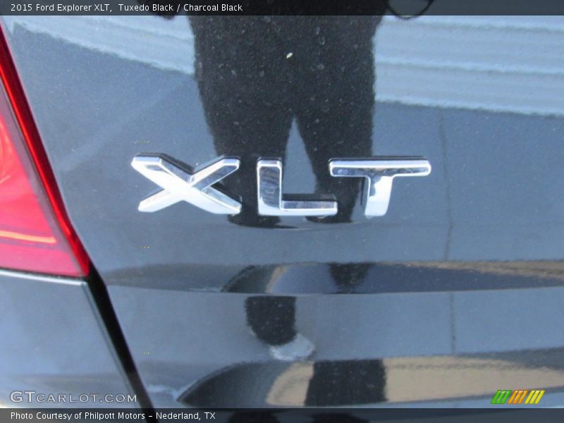 Tuxedo Black / Charcoal Black 2015 Ford Explorer XLT