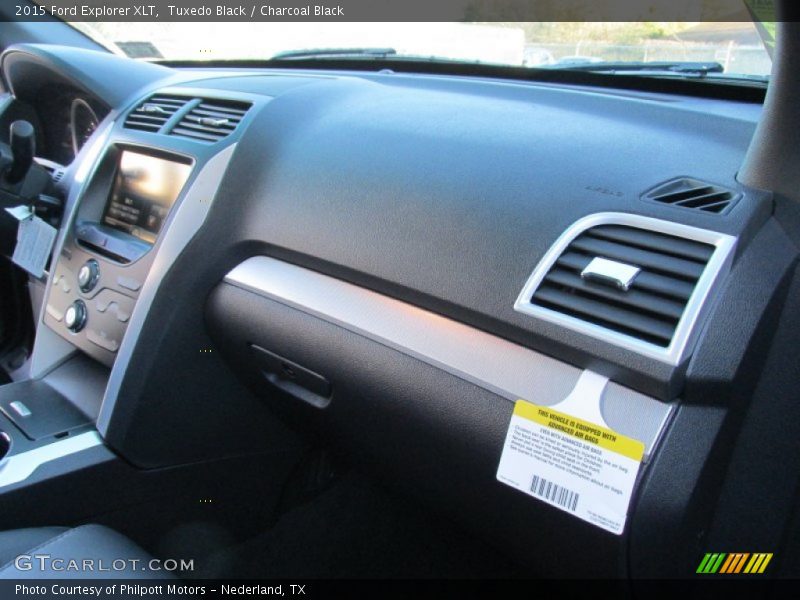 Tuxedo Black / Charcoal Black 2015 Ford Explorer XLT