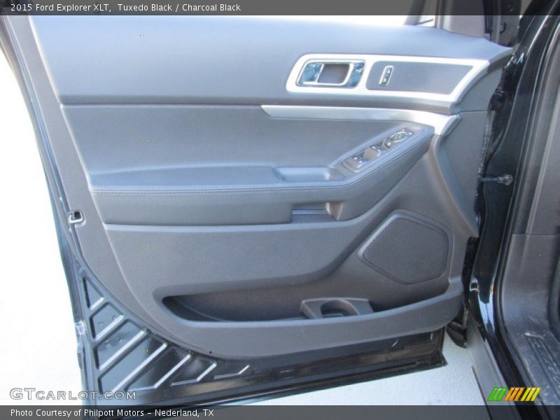 Tuxedo Black / Charcoal Black 2015 Ford Explorer XLT