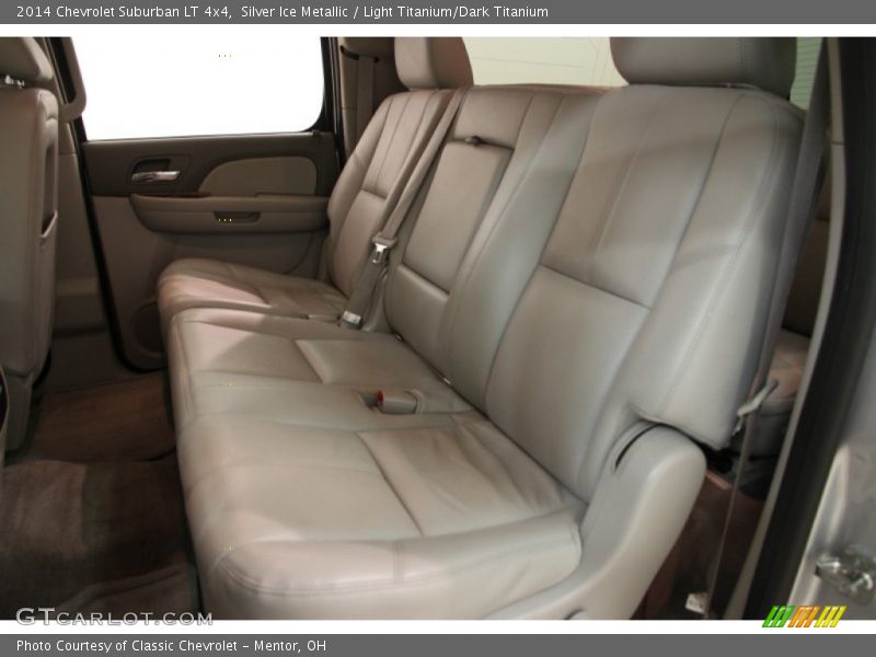 Silver Ice Metallic / Light Titanium/Dark Titanium 2014 Chevrolet Suburban LT 4x4