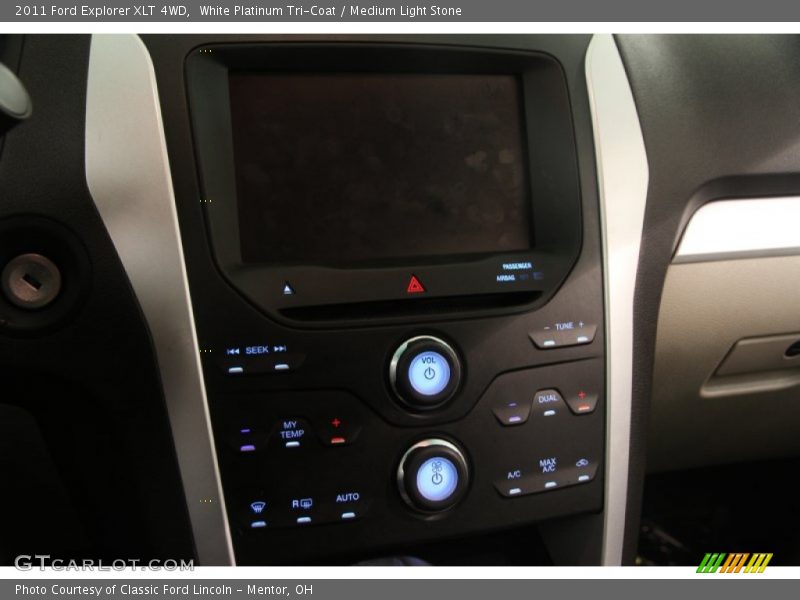 White Platinum Tri-Coat / Medium Light Stone 2011 Ford Explorer XLT 4WD