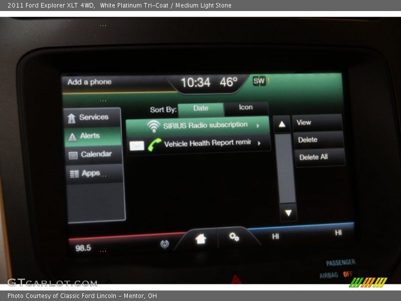 White Platinum Tri-Coat / Medium Light Stone 2011 Ford Explorer XLT 4WD