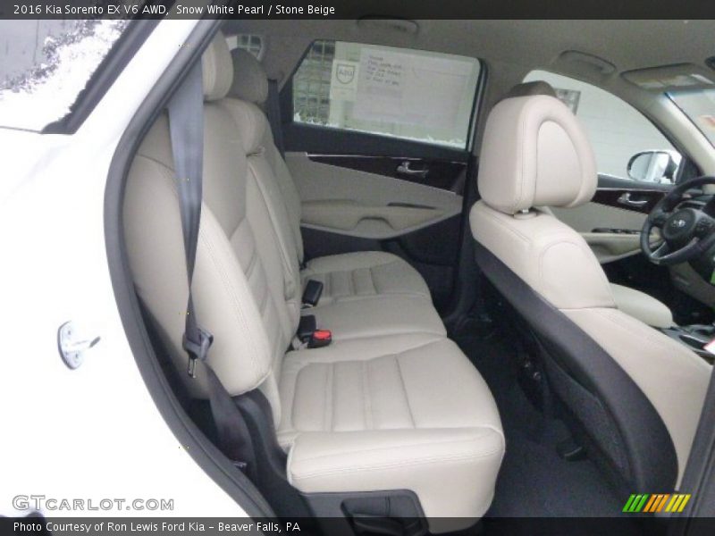 Rear Seat of 2016 Sorento EX V6 AWD